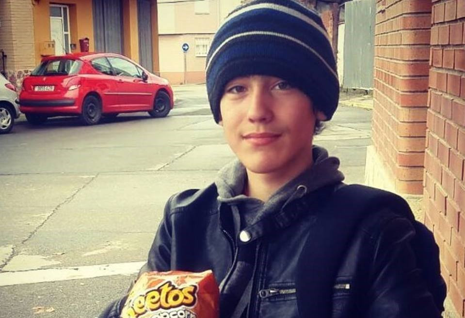 Niños sales 14 años