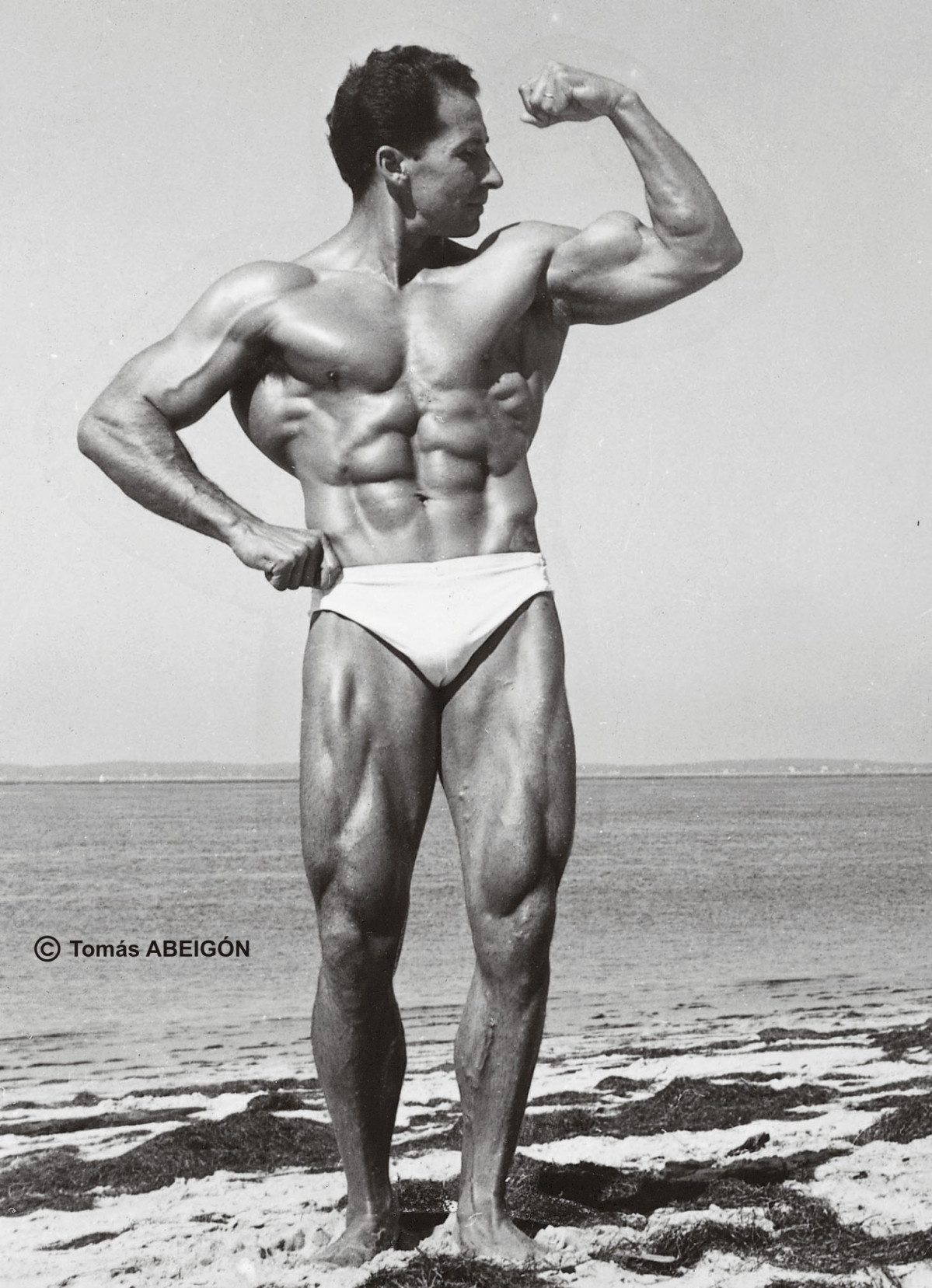 2. Excelente fotografía de Juan FERRERO que plasma fielmente su extraordinaria musculatura