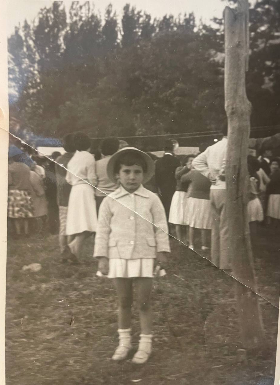 Elsa Gonzalez fiesta del la Virgen de Roblo. 1960