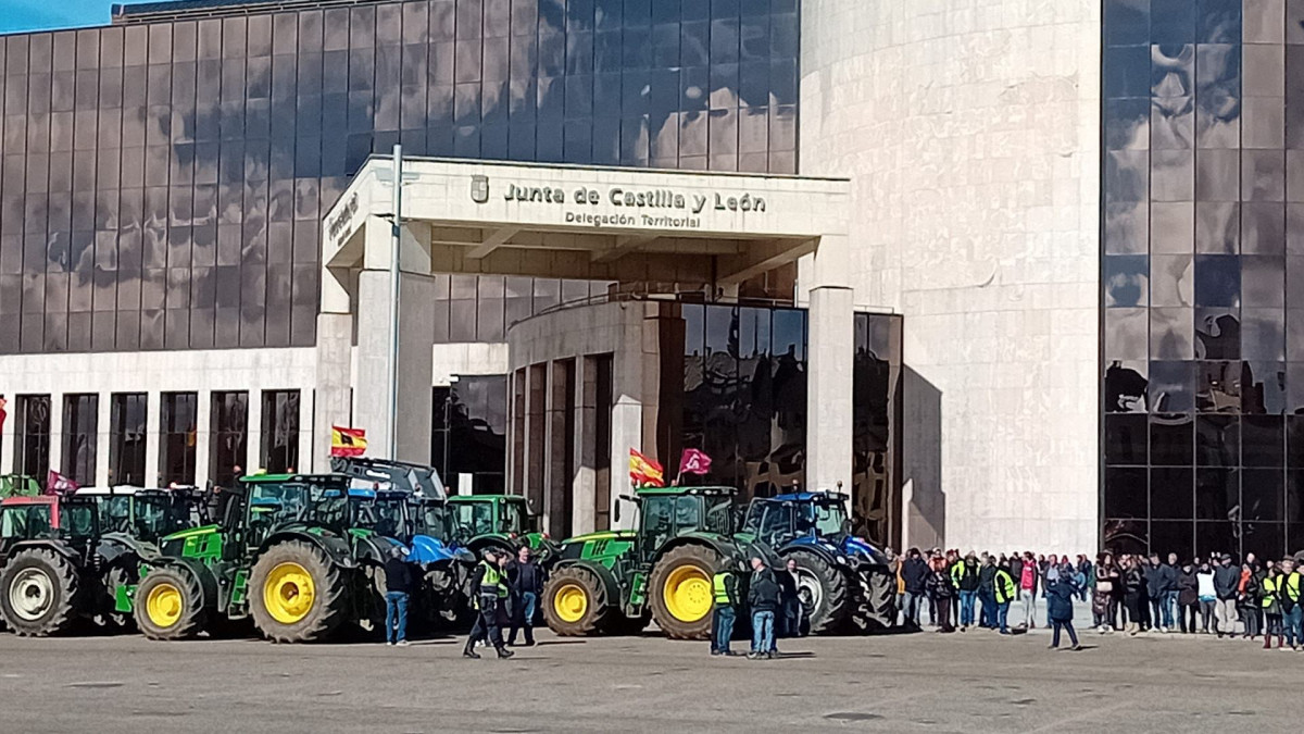 Tractorada protestas ganaderos y agricultores leon febrero 2024 (5)