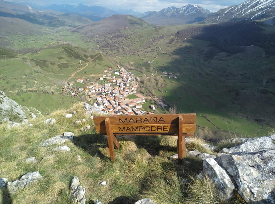 Un nuevo banco con las mejores vistas de Maraña y el Mampodre