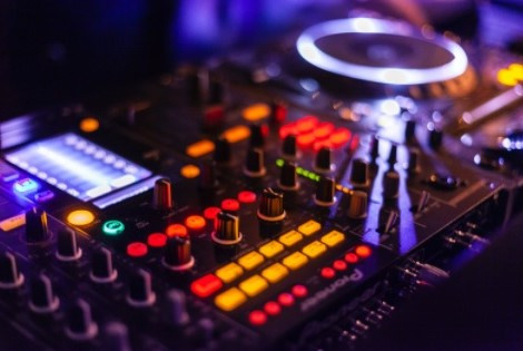 Consejo sobre equipo de sonido profesional : Equipo DJ