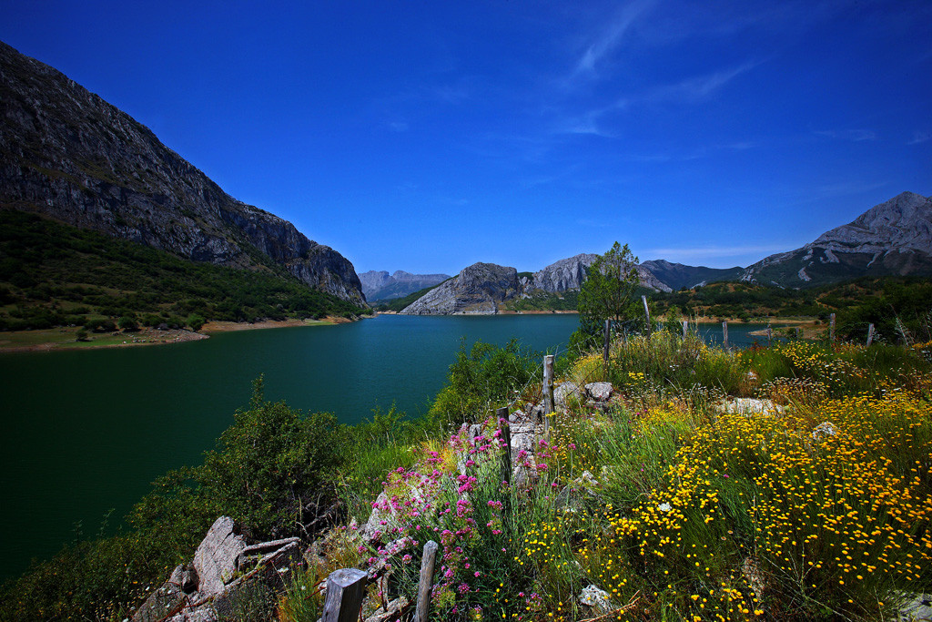 17 Valle de Reyero. Embalse del Porma