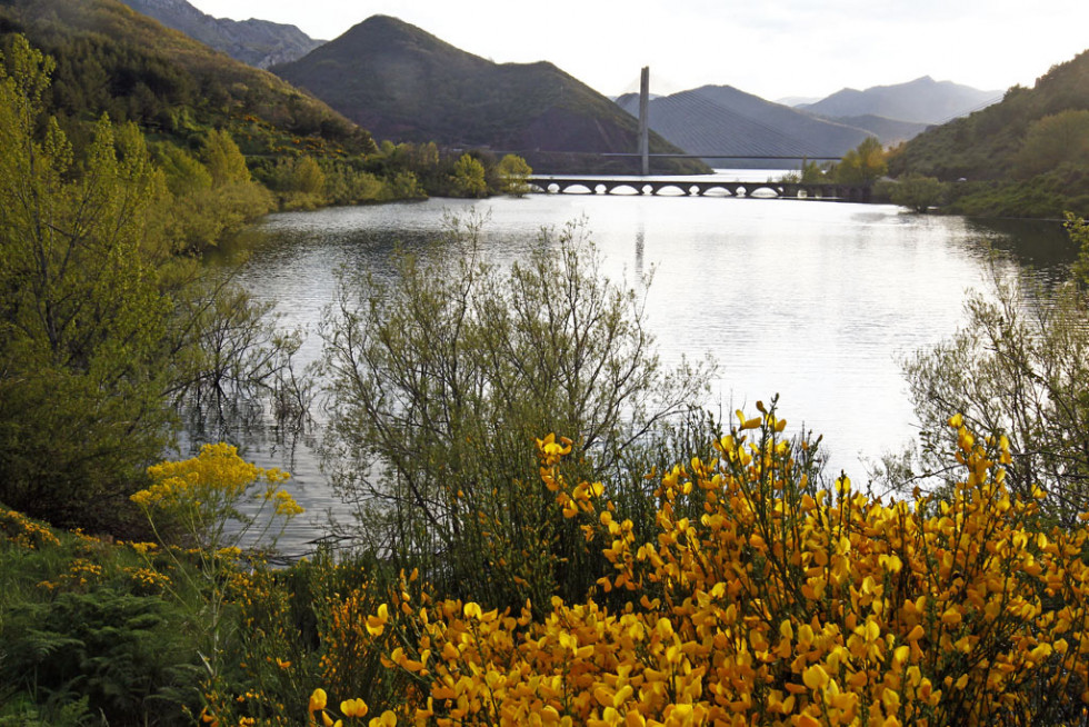 Reserva de la Biosfera de Omaña y Luna02. Embalse de Los Barrios de Luna