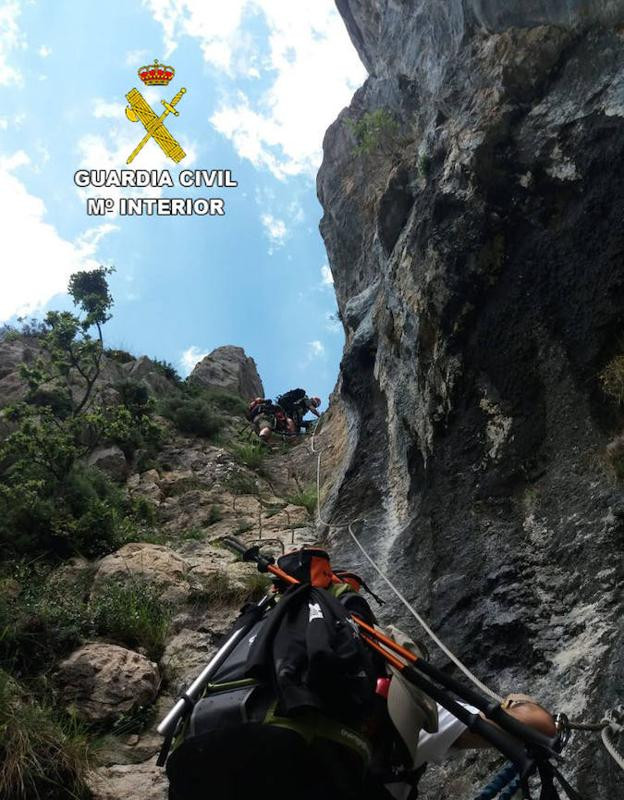 Guardia civil rescate via ferrata valdeon