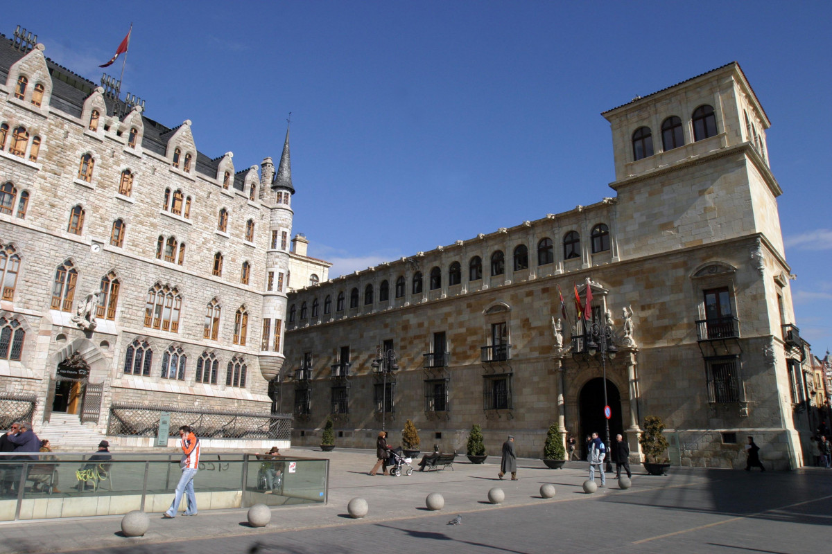 Palacio de los guzmanes leon