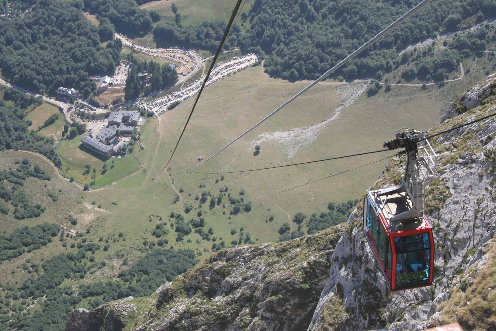 Teleférico de fuente dé