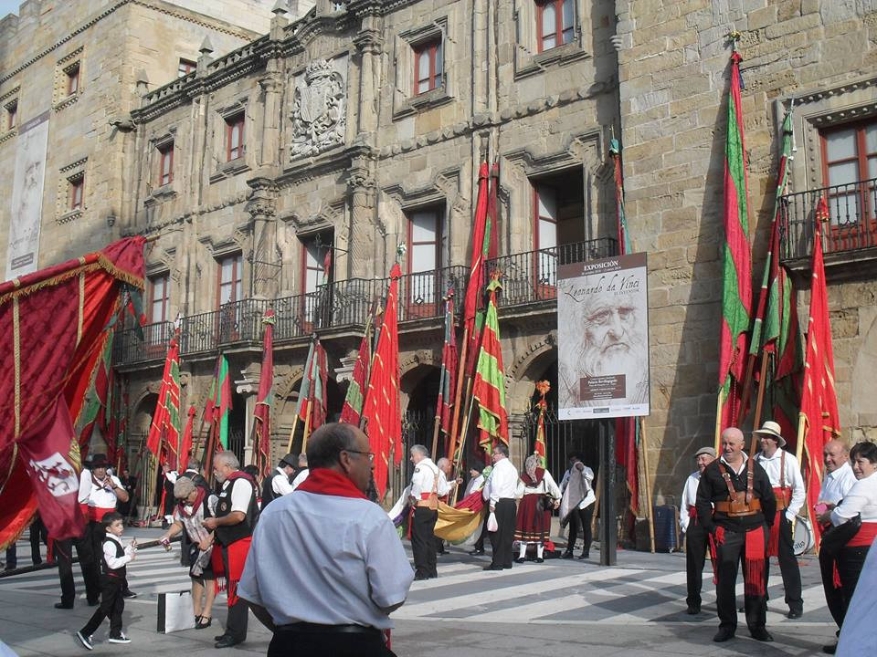 Pendones gijon 2