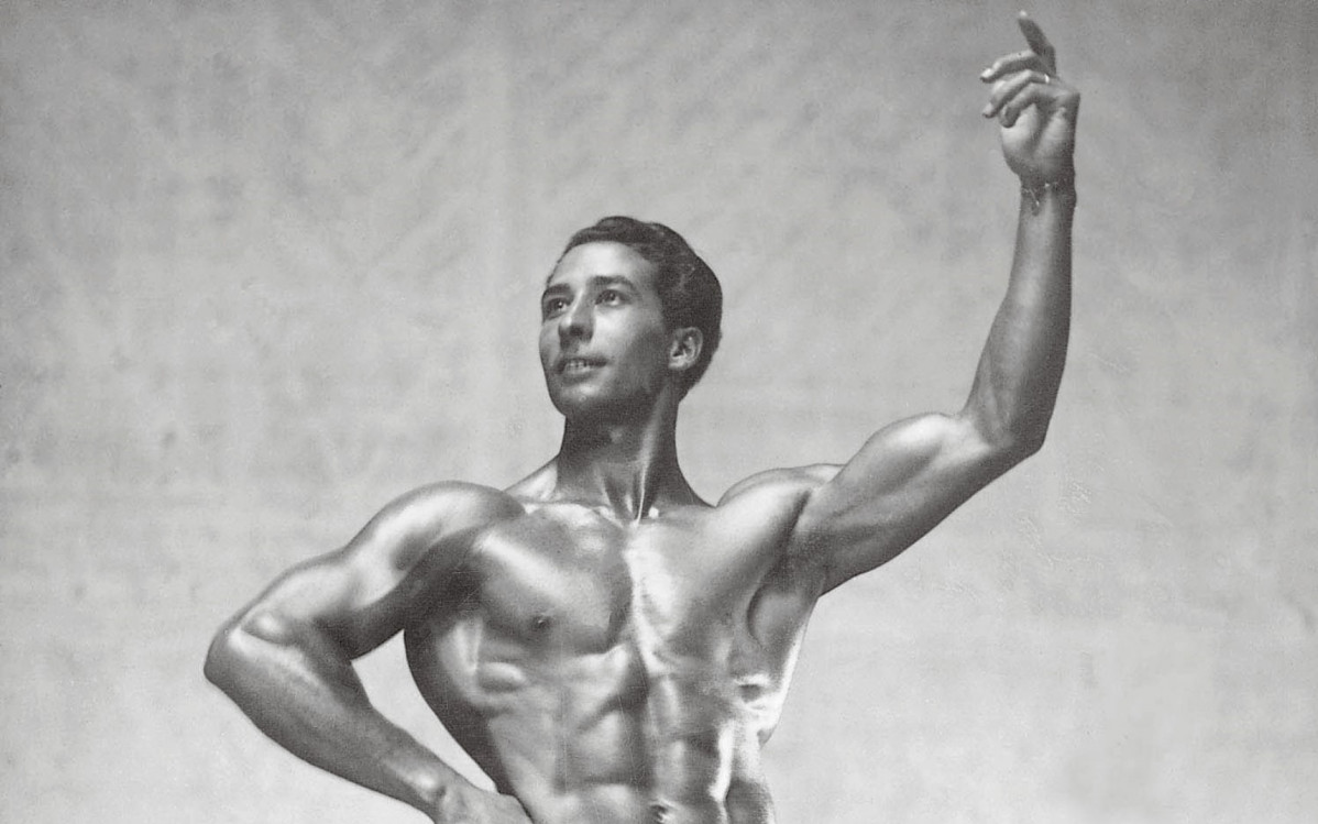 4 Juan FERRERO Mr. Universo NABBA 1952 en pose clásica