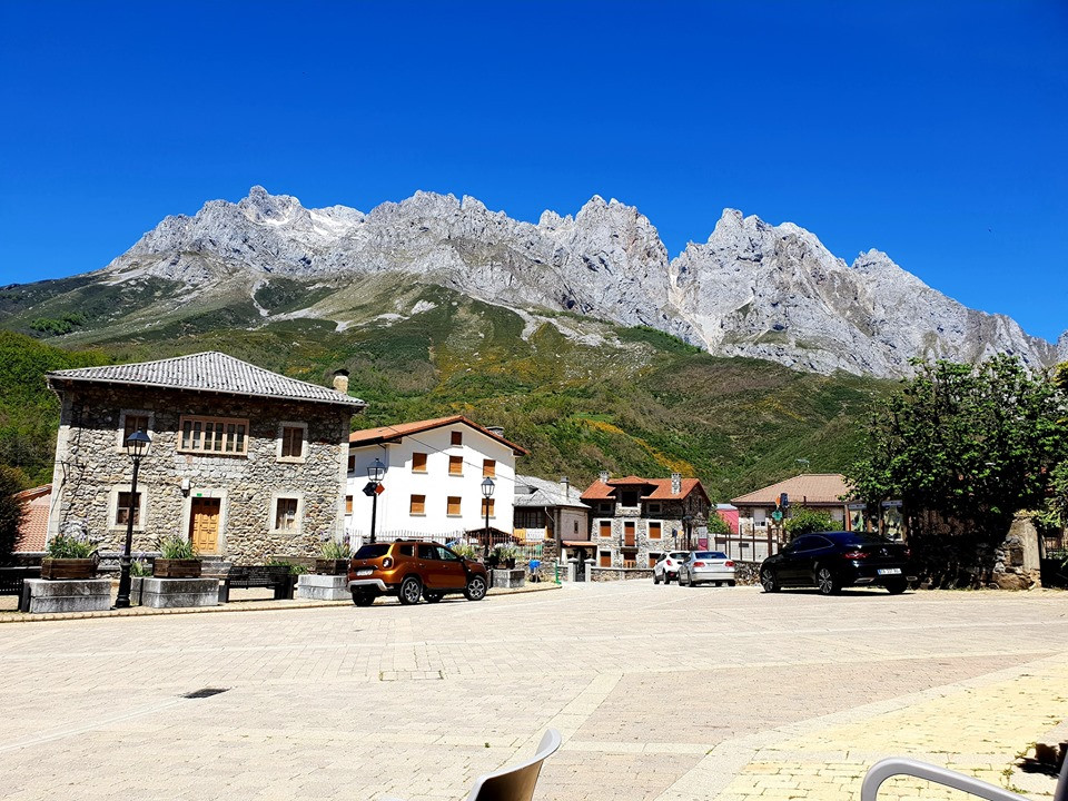 Plaza posada de valdeón