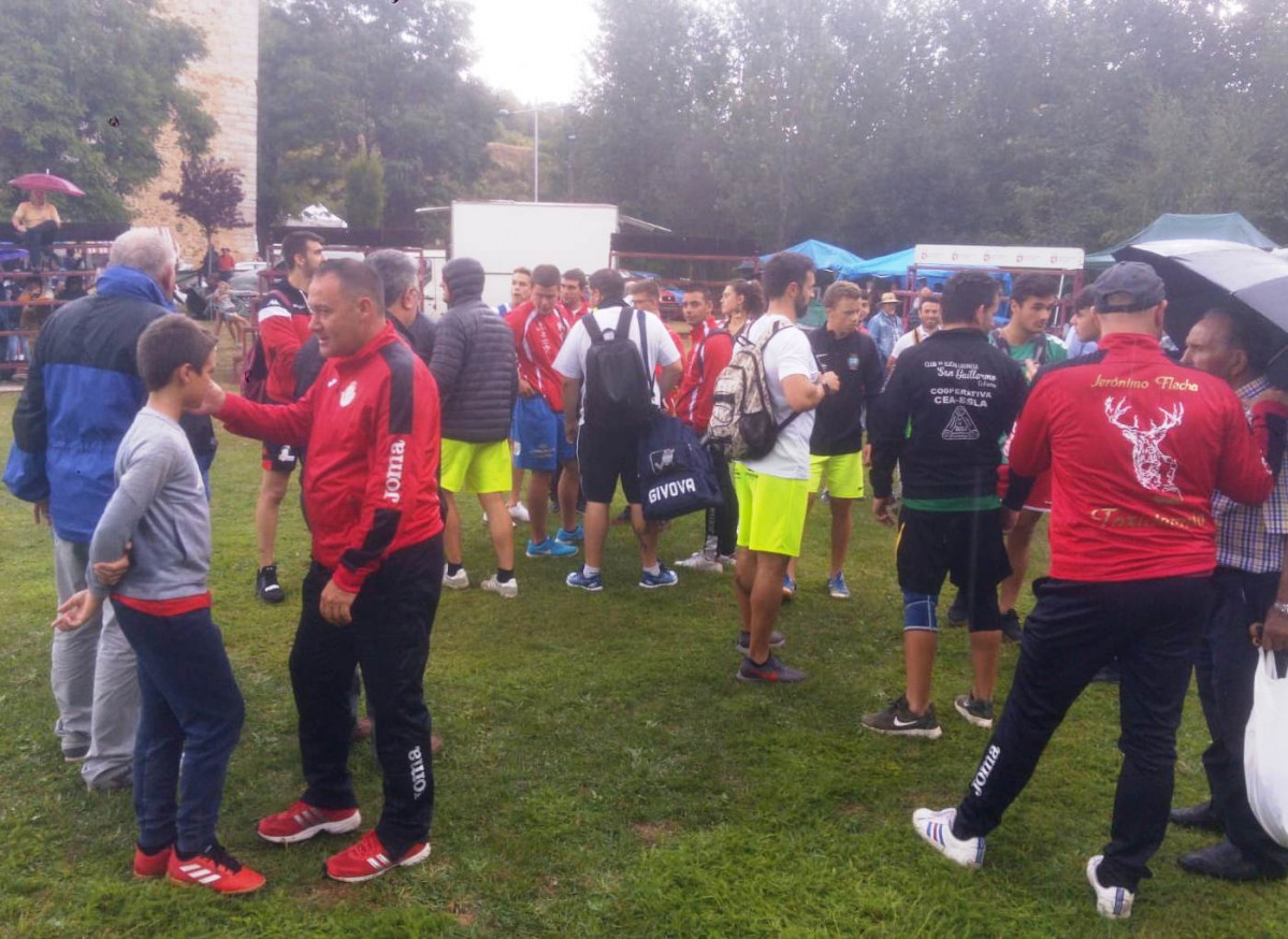 La lluvia obliga a aplazar el corro de Manzaneda