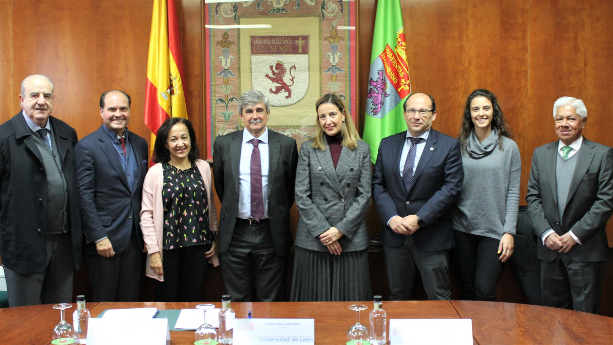 11 Noviembre 2019 (Firma convenio ULE Fundaciu00b4pon CEPA) 03