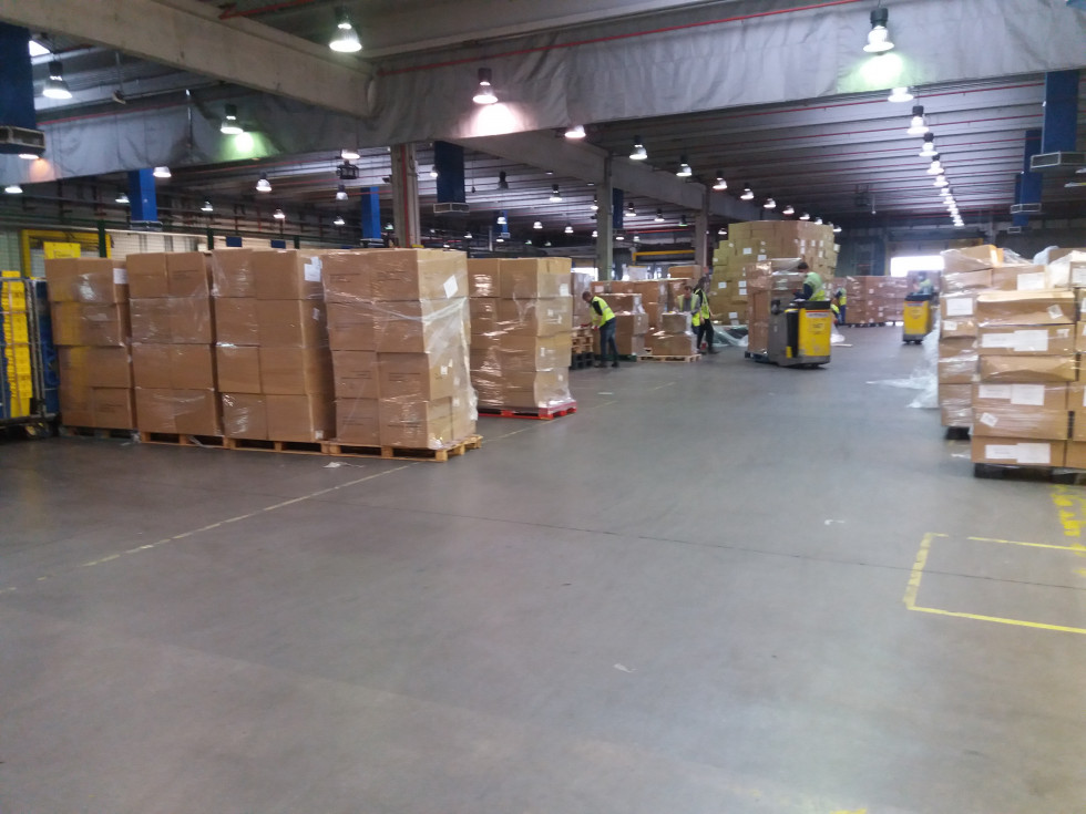 Correos entrega los respiradores fabricados por SEAT