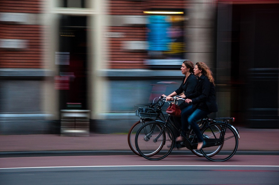 Cyclists 690644 960 720