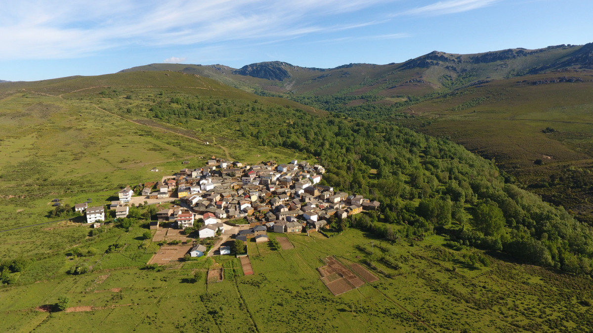 Manzaneda de Cabrera 01 01