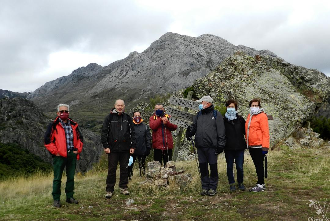 PROMONUMENTA. PARQUES EÓLICOS. Grupo Promonumenta en Peña Morquera fondo Peña valdorria