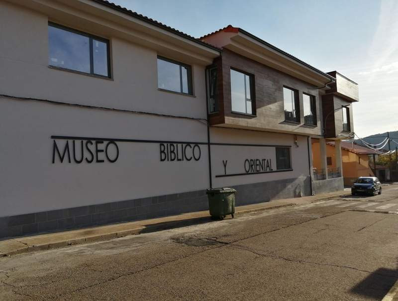 Museo biblico y oriental cistierna 1