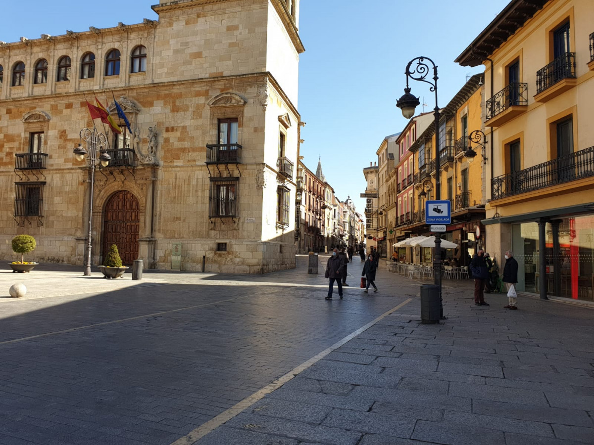 León calle ancha 1