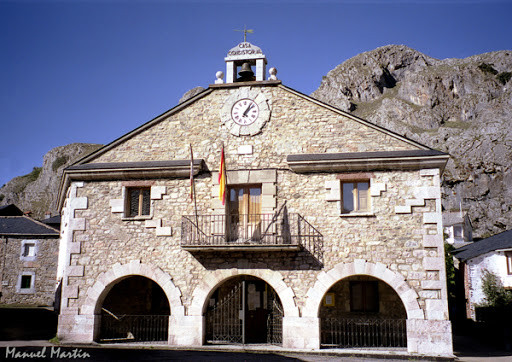 Valdelugueros ayuntamiento