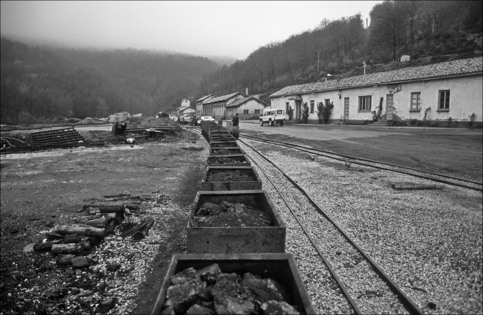 CARBON EN LA RETINA 68 Antracitas de Velilla. Palencia 1996 BN