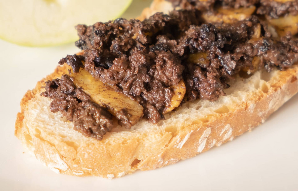 Receta de morcilla de leon villamoros con manzana en trozos la leonesa una tosta dos