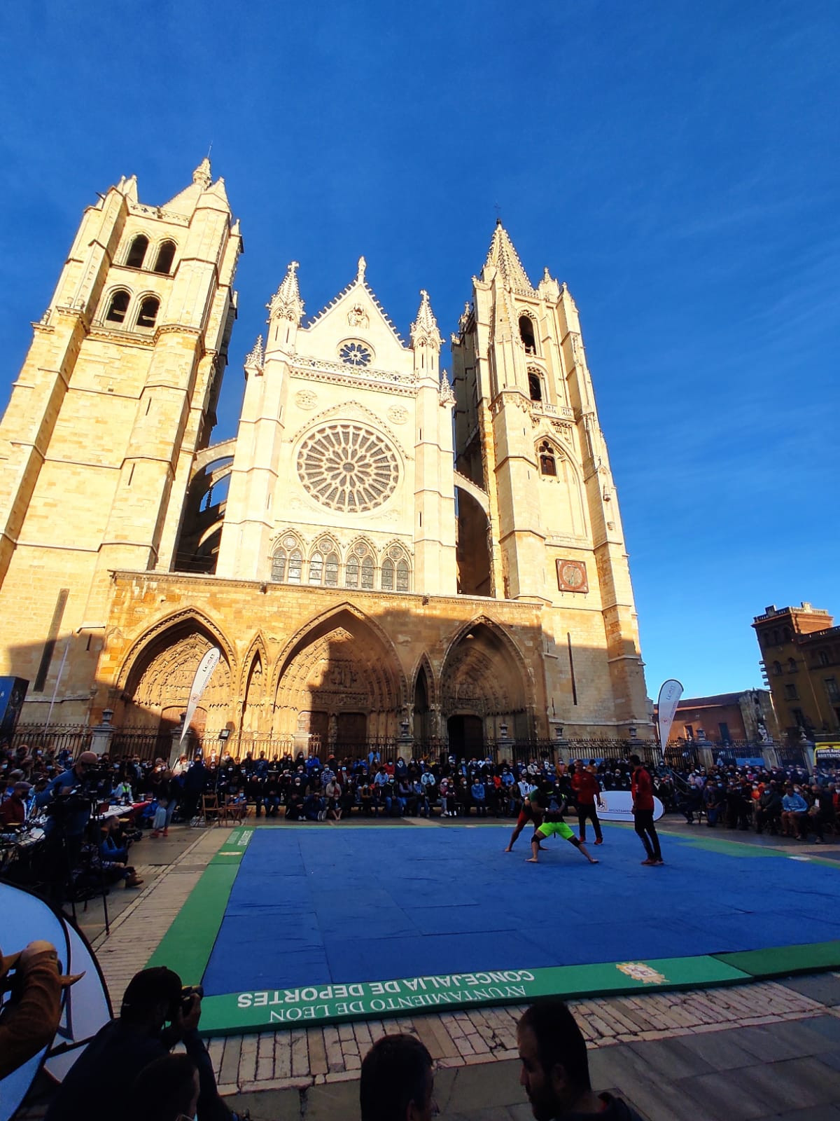 Lucha leonesa san froilan rafa ga