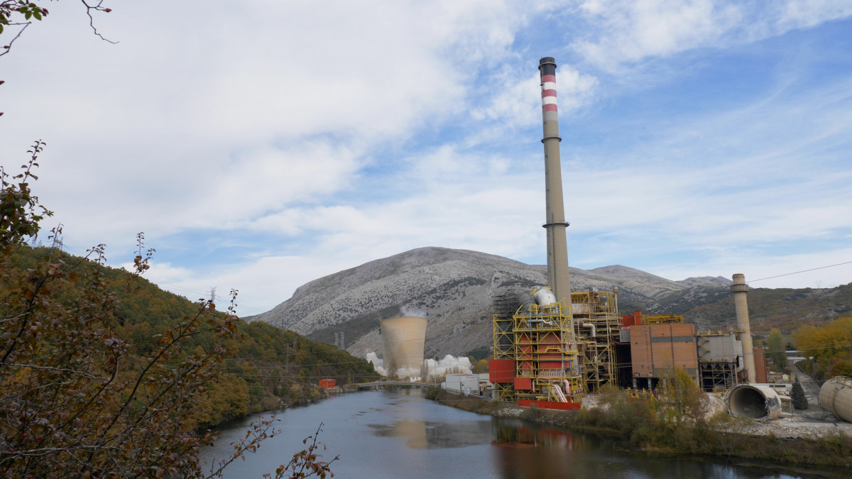 2021 10 28   Voladura de la torre de refrigeración de la CT Velilla   Iberdrola