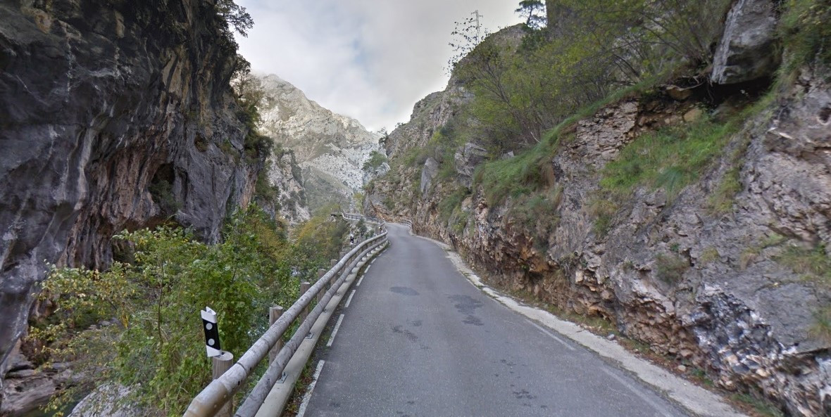 Carretera de cain picos de europa