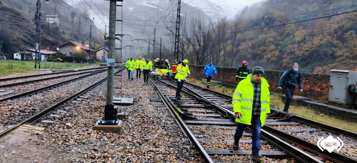 2021.11.29 ACCIDENTE FERROVIARIO EN LENA 5