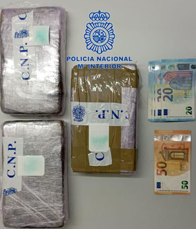 220204 FOTO Detenido  por  delito contra  salud  publica. Cocaina