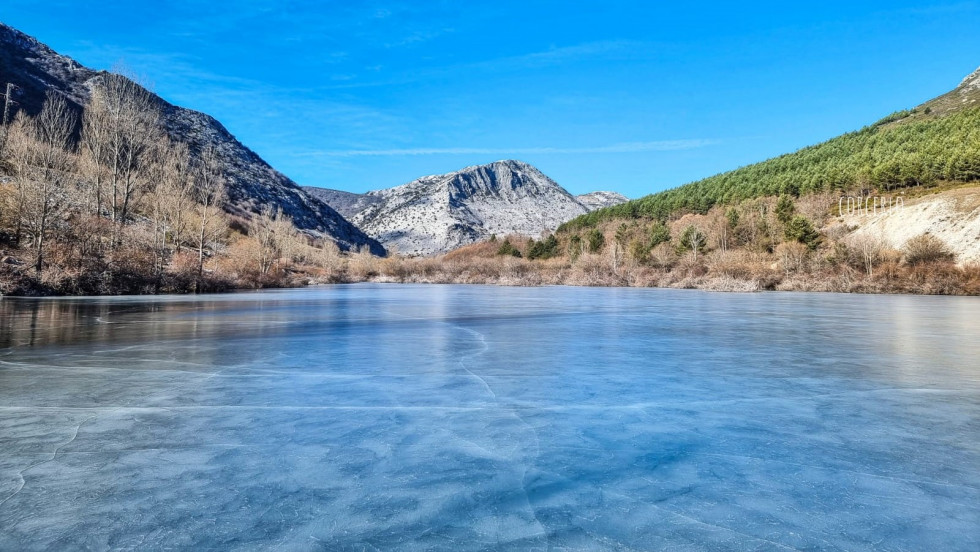 Laguna de las portillas besande lidia del blanco 3333