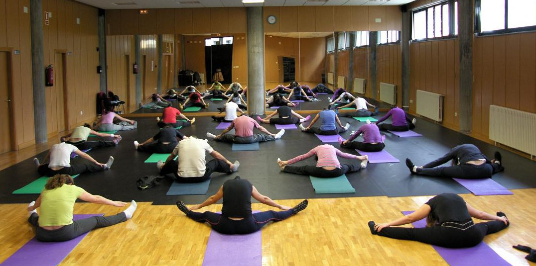 Foto de archivo   Actividades Deportivas ULE (Pilates)