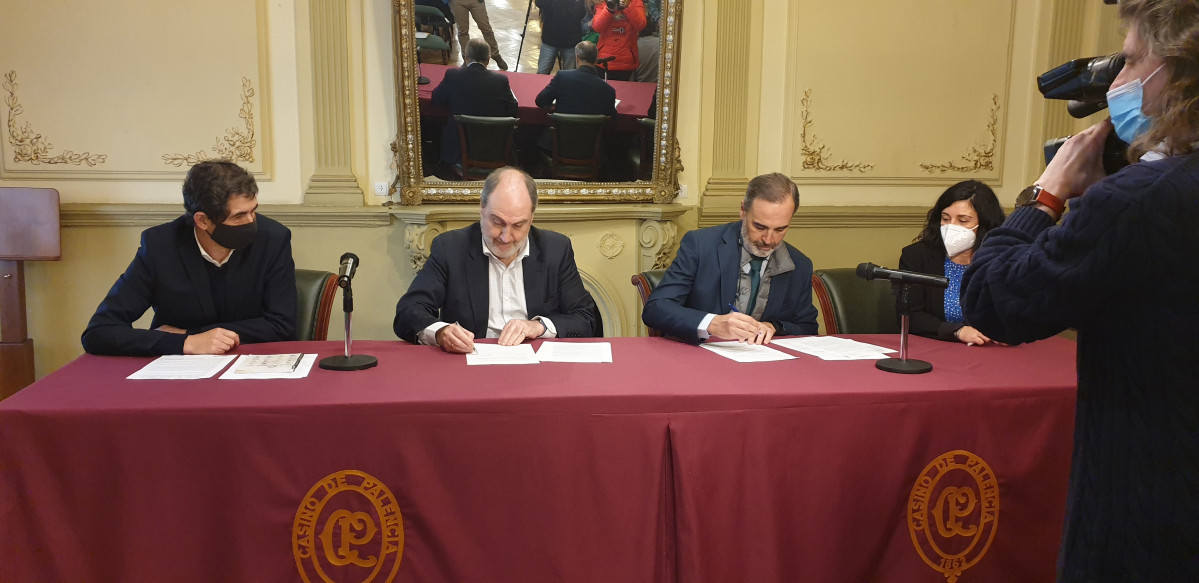 2022 03 09.  Mataix, Cantera, Fortis y Oviedo en la firma del acuerdo en Palencia