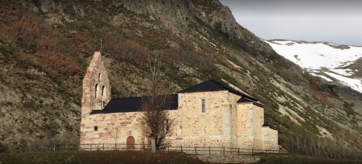 Iglesia torre de babia maite fernandez yugueros