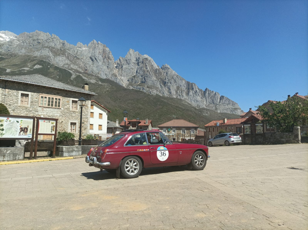 Coches clasicos valdeon 2022 11