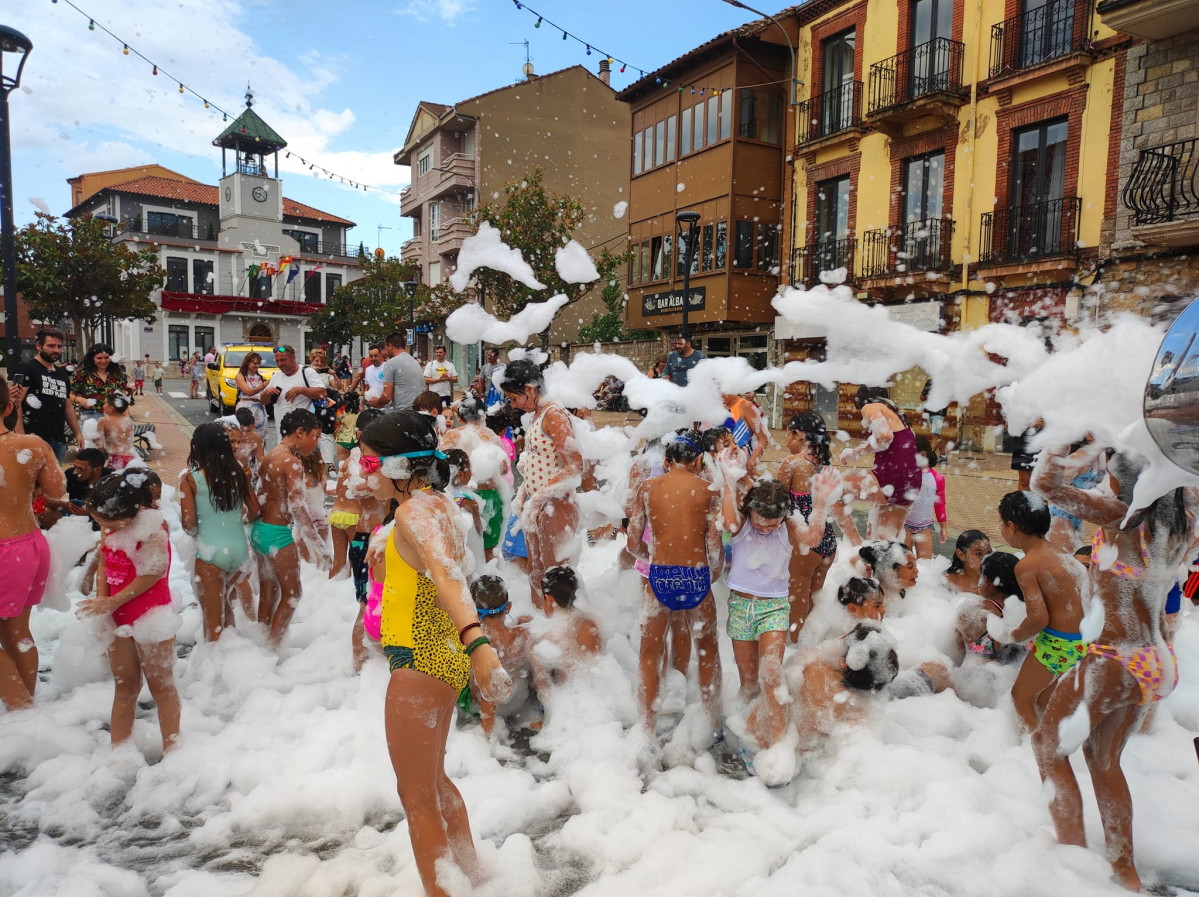 Fiesta de la espuma la robla