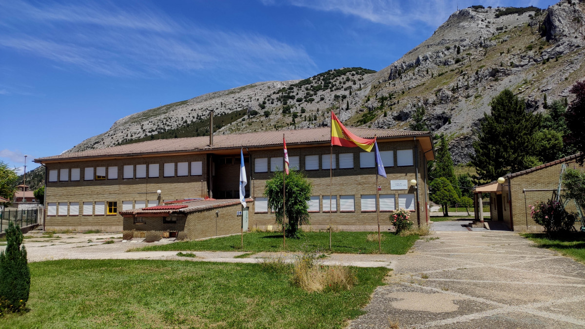 COLEGIO. Ayto Velilla del Río Carrión