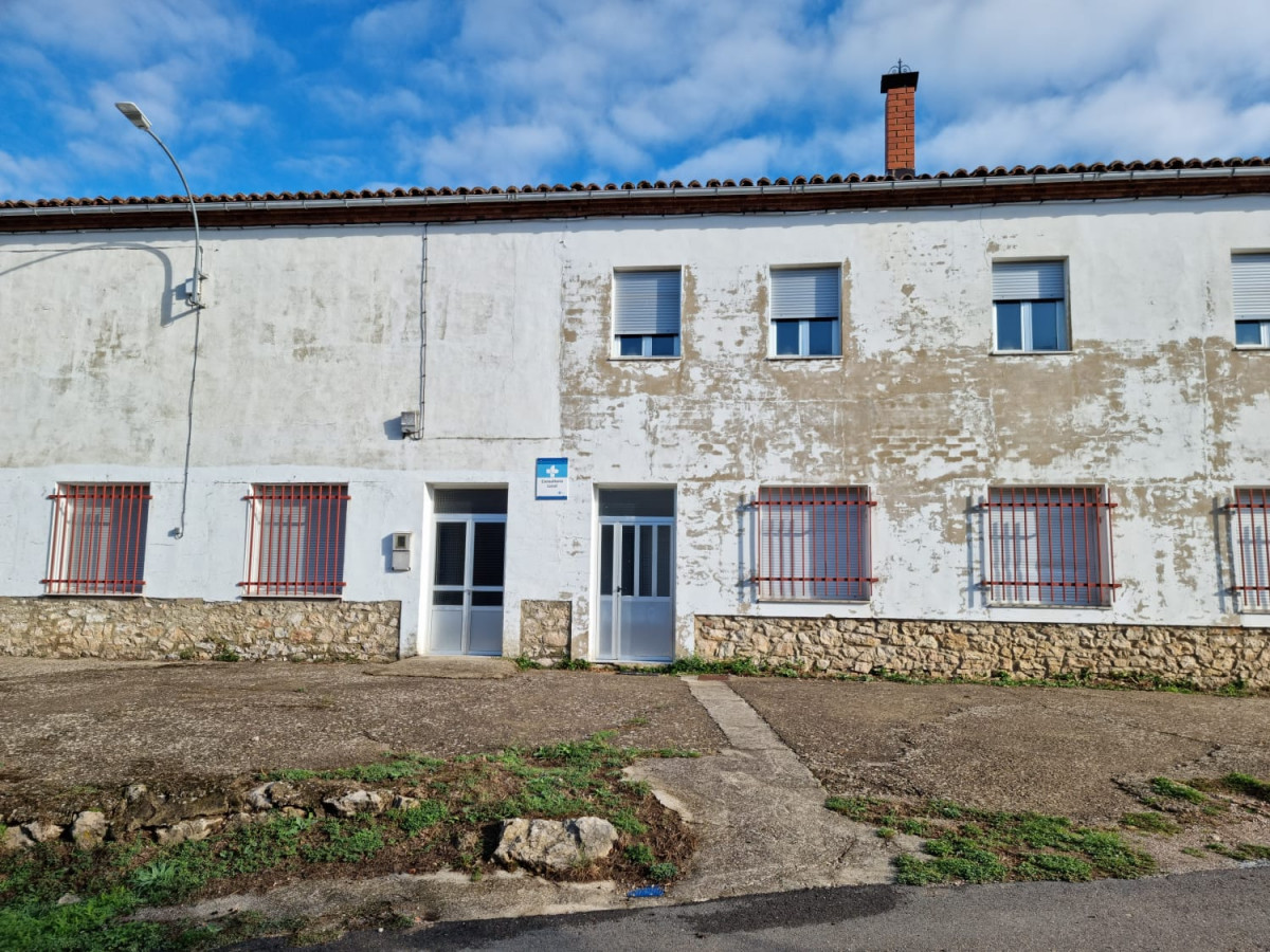 Escuelas y consultorio prado de la guzpeña 2