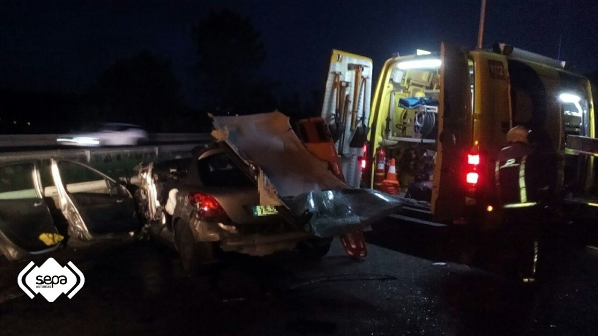 2022.09.21 ACCIDENTE DE TRAFICO EN RIBERA DE ARRIBA