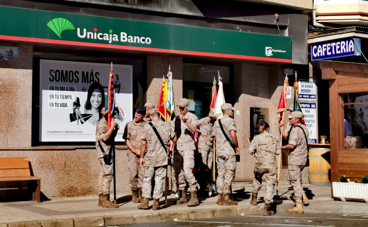 Desfile militar en boñar 2022 1