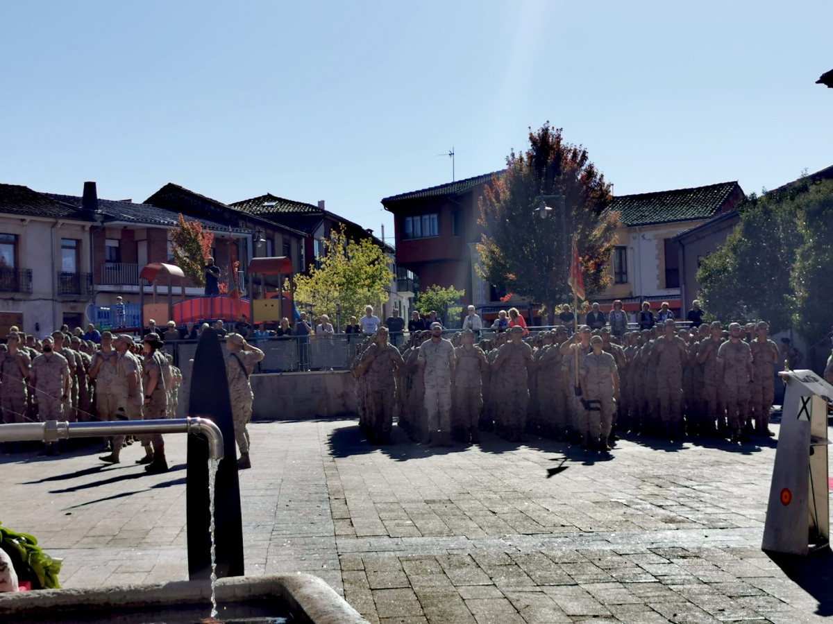 Desfile militar en boñar 2022 3