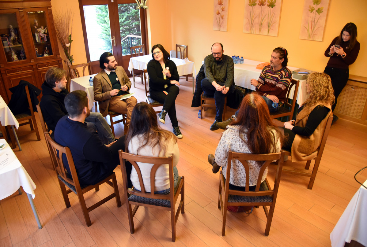 AFF MESA REDONDA