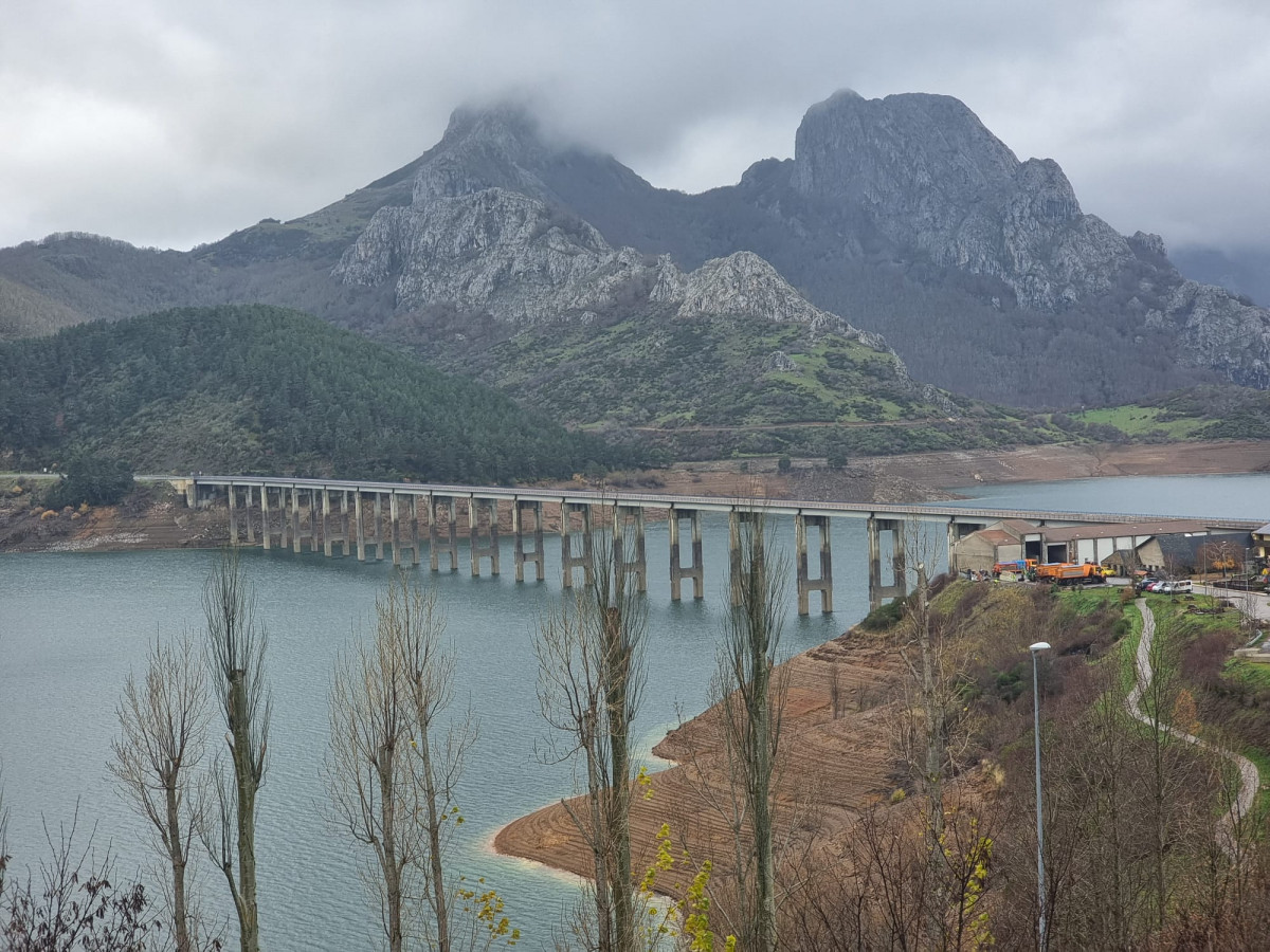 Embalse riaño diciembre 14 2