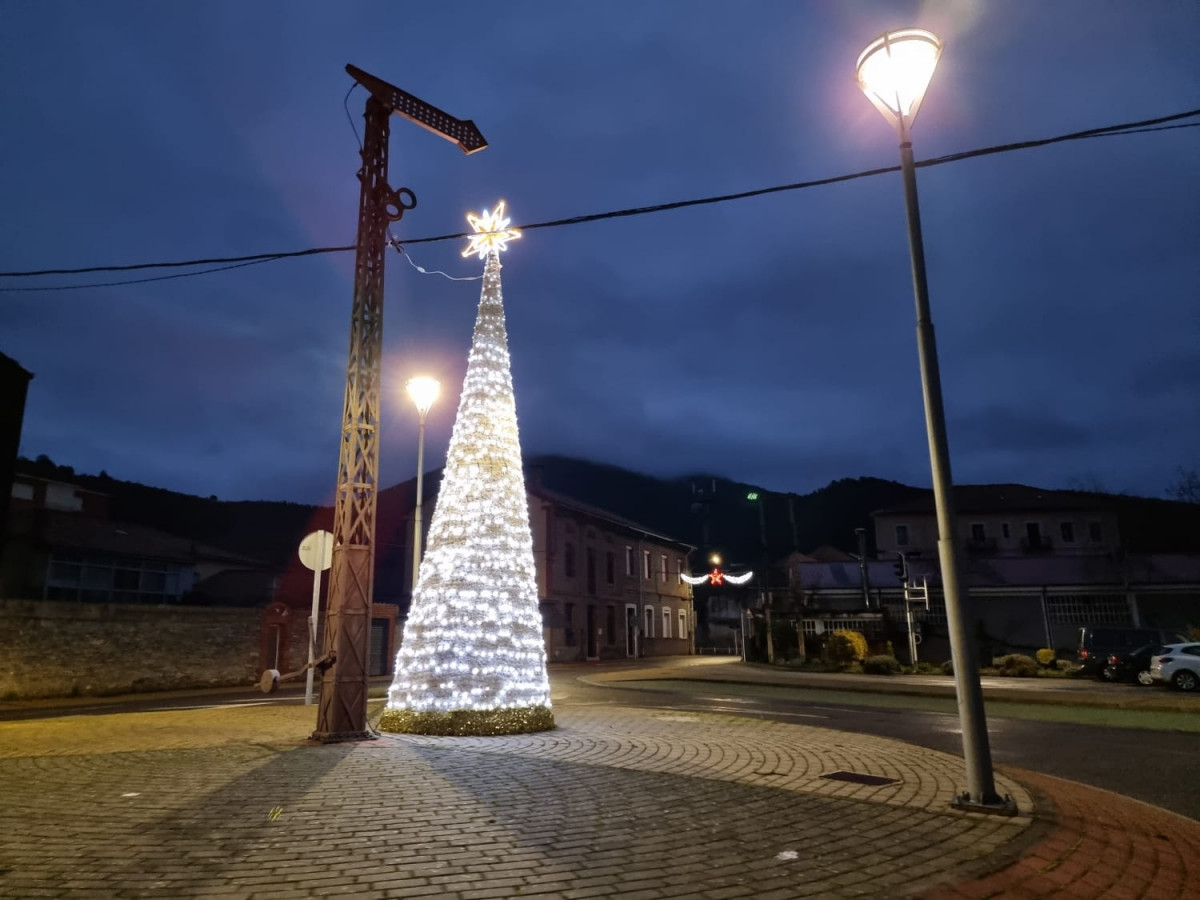 Iluminacion navidad 2022 cistierna (10)