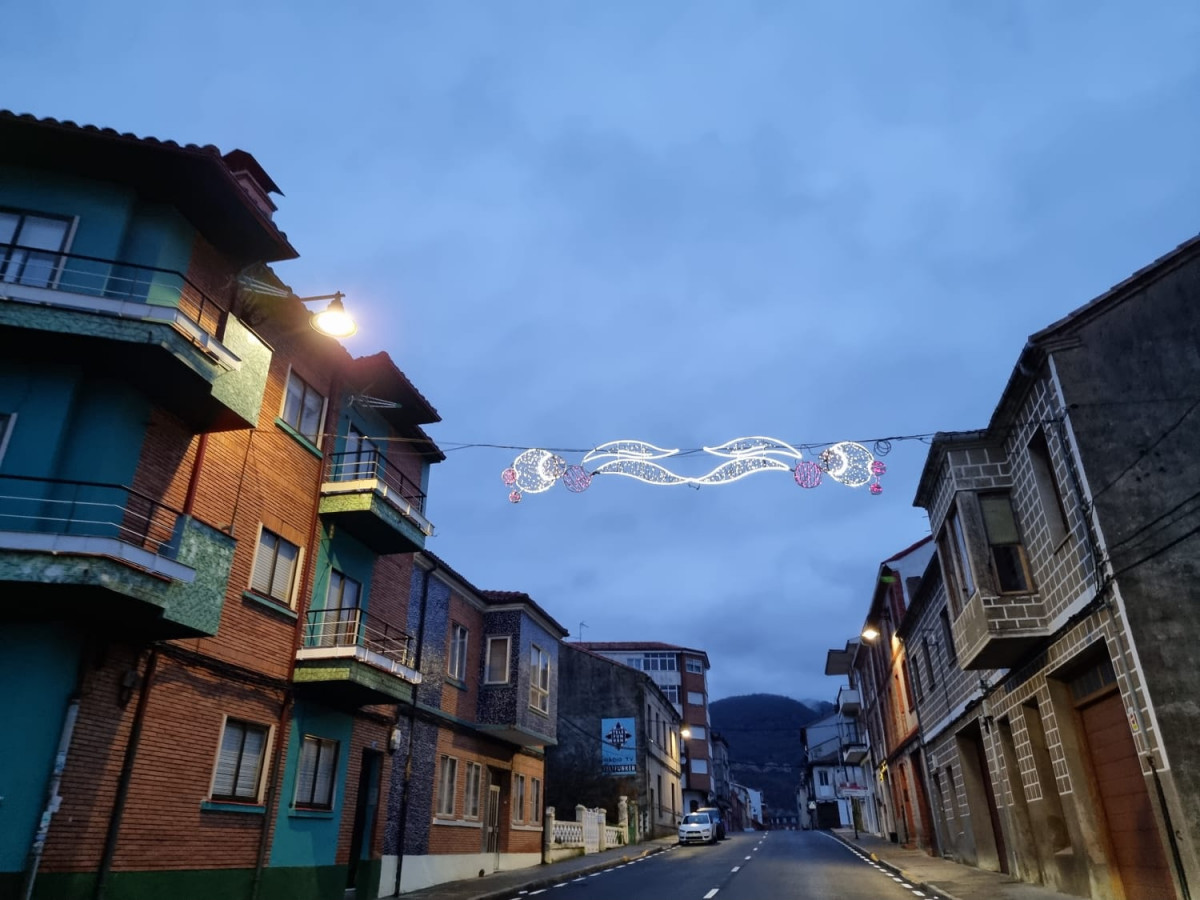 Iluminacion navidad 2022 cistierna (2)