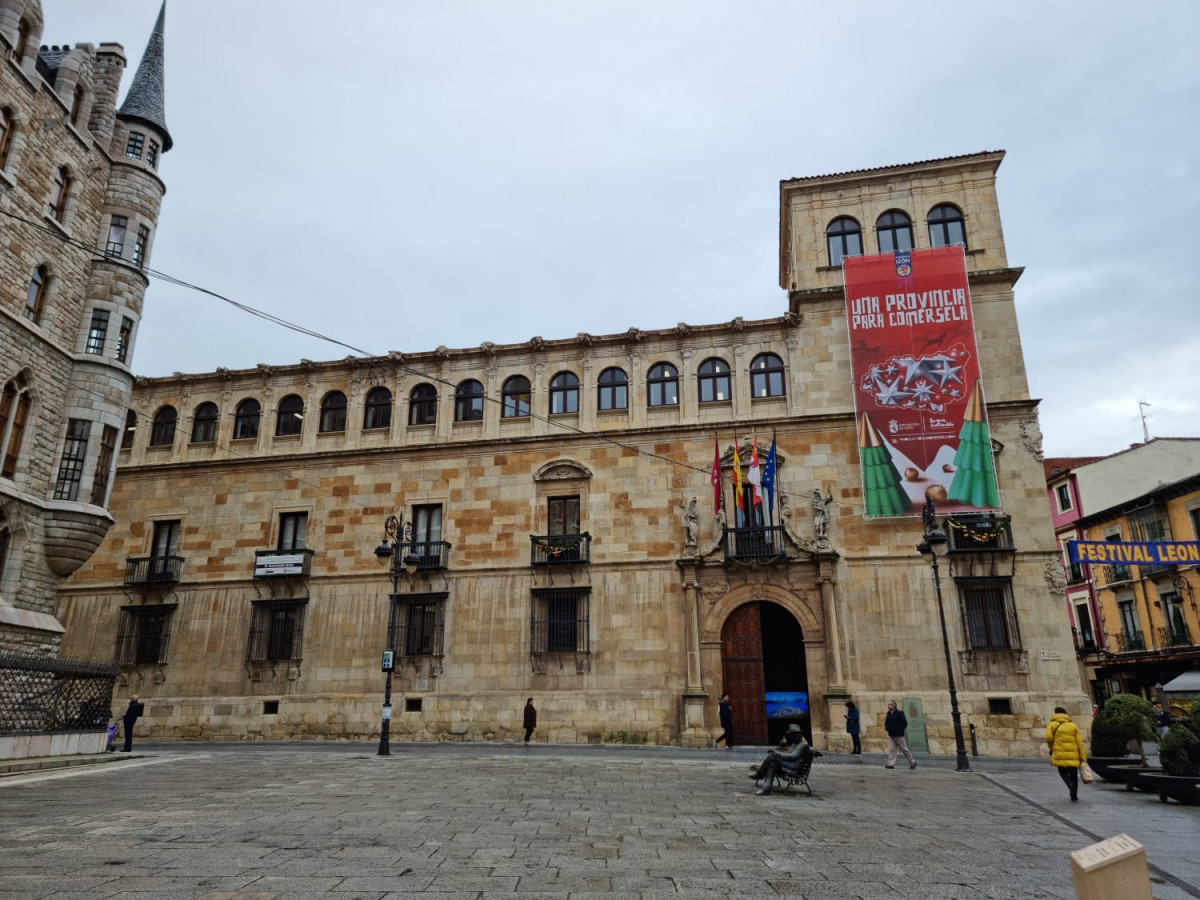 Palacio de los guzmanes leon navidad 2022 ddv