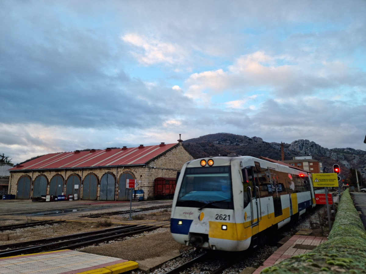 Estacion feve cistierna tren diciembre 2022 1 ddv