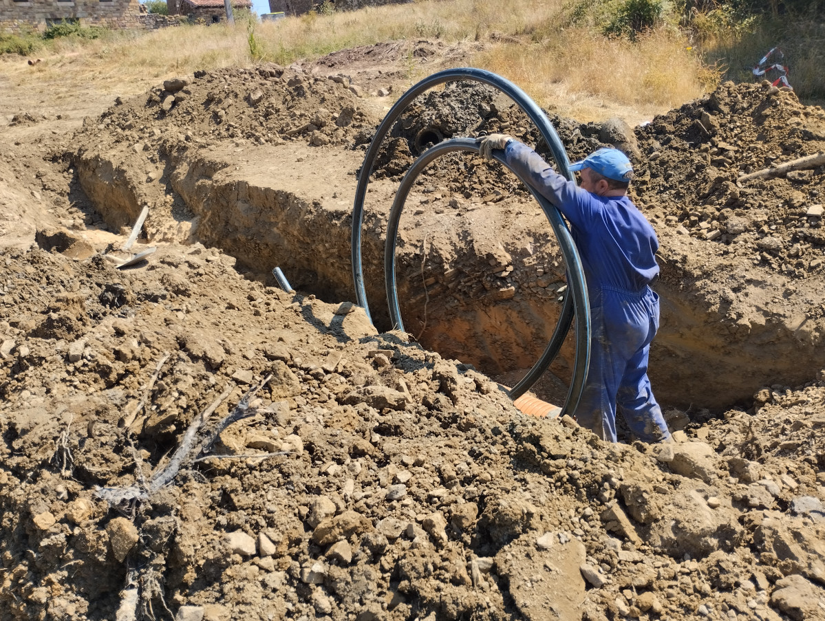 Obras red de abastecimiento santa maria de nava (4)