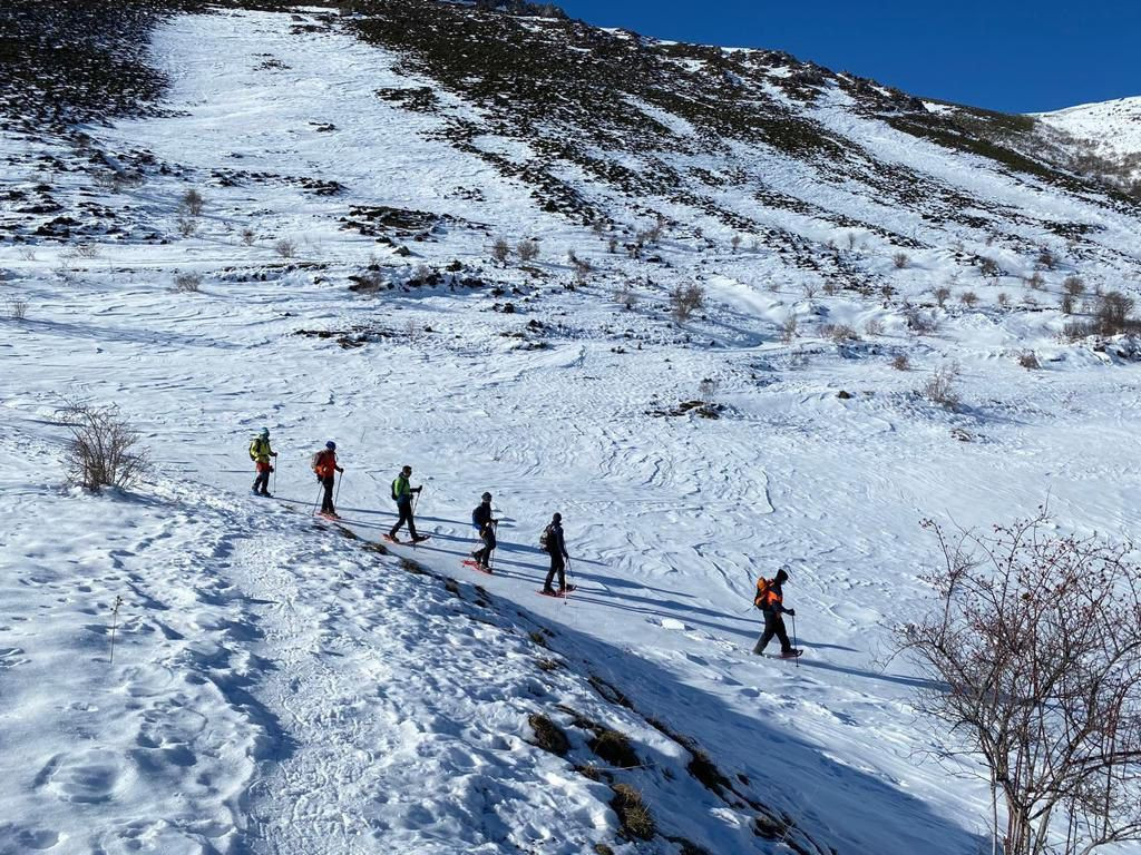 Raquetada raquetas de nieve riaño