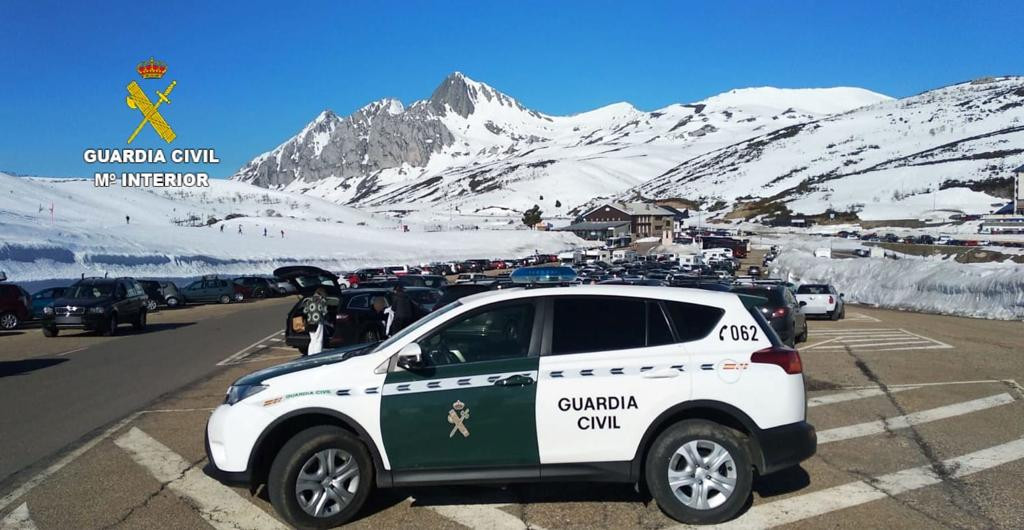 Guardia civil estacion de esqui